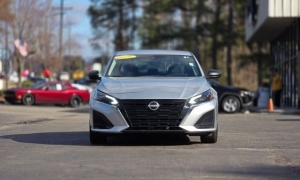 Used 2024  Nissan Altima 2&period;5 SV Sedan at Auto Direct near Zebulon&comma; NC