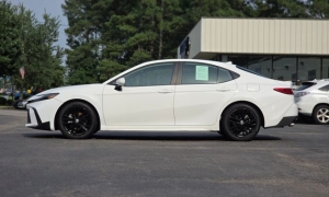 Used 2025  Toyota Camry SE at Auto Direct near Zebulon&comma; NC