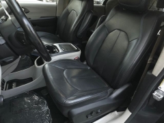 Used 2021  Chrysler Pacifica Touring L FWD at Auto Direct near Zebulon&comma; NC