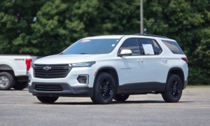 Used 2023  Chevrolet Traverse AWD 4dr LT Cloth w&sol;1LT at Auto Direct near Zebulon&comma; NC