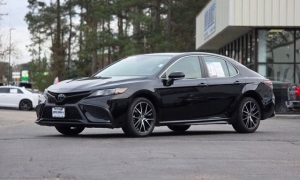 Used 2024  Toyota Camry SE Auto at Auto Direct near Zebulon&comma; NC