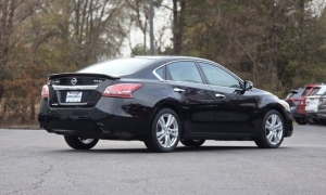 Used 2013  Nissan Altima 4d Sedan SL 3&period;5L at Auto Direct near Zebulon&comma; NC