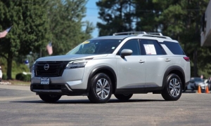 Used 2023  Nissan Pathfinder SL 4WD at Auto Direct near Zebulon&comma; NC
