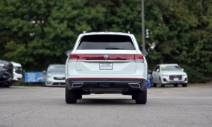 Used 2025  Volkswagen Atlas 2&period;0T SE w&sol;Technology FWD at Auto Direct near Zebulon&comma; NC