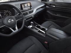 Used 2024  Nissan Altima 2.5 SV Sedan at Auto Direct near Zebulon, NC