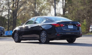 Used 2023  Nissan Altima 2&period;5 SV Sedan at Auto Direct near Zebulon&comma; NC