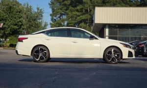 Used 2024  Nissan Altima 2&period;5 SR Sedan at Auto Direct near Zebulon&comma; NC