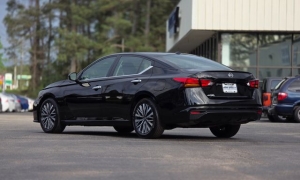 Used 2024  Nissan Altima 2&period;5 SV Sedan at Auto Direct near Zebulon&comma; NC