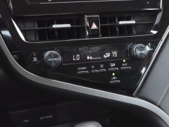 Used 2024  Toyota Camry SE Auto at Auto Direct near Zebulon&comma; NC