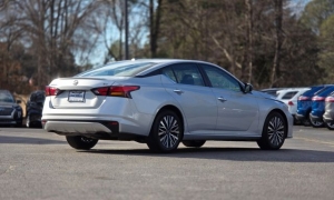 Used 2024  Nissan Altima 2&period;5 SV Sedan at Auto Direct near Zebulon&comma; NC