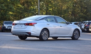 Used 2024  Nissan Altima 2.5 SV Sedan at Auto Direct near Zebulon, NC