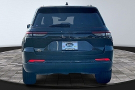 Used 2025  Jeep Grand Cherokee Altitude 4x2 at The Gilstrap Family Dealerships near Easley&comma; SC