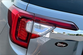 Used 2023  GMC Acadia AWD 4dr SLT at The Gilstrap Family Dealerships near Easley&comma; SC