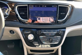 Used 2024  Chrysler Pacifica Limited FWD at The Gilstrap Family Dealerships near Easley&comma; SC