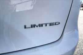 Used 2024  Chrysler Pacifica Limited FWD at The Gilstrap Family Dealerships near Easley&comma; SC