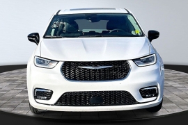 Used 2024  Chrysler Pacifica Limited FWD at The Gilstrap Family Dealerships near Easley&comma; SC