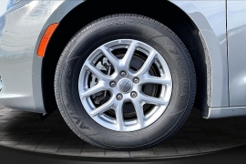 Used 2023  Chrysler Pacifica Touring L FWD at The Gilstrap Family Dealerships near Easley&comma; SC