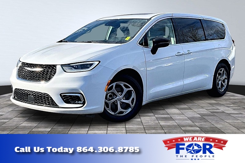 Used 2024  Chrysler Pacifica Limited FWD at The Gilstrap Family Dealerships near Easley&comma; SC
