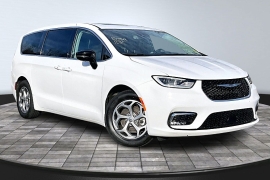 Used 2024  Chrysler Pacifica Limited FWD at The Gilstrap Family Dealerships near Easley&comma; SC