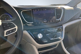 Used 2024  Chrysler Pacifica Limited FWD at The Gilstrap Family Dealerships near Easley&comma; SC