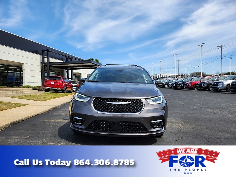 Used 2022  Chrysler Pacifica Touring L FWD at The Gilstrap Family Dealerships near Easley, SC