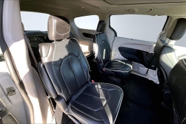 Used 2024  Chrysler Pacifica Limited FWD at The Gilstrap Family Dealerships near Easley&comma; SC