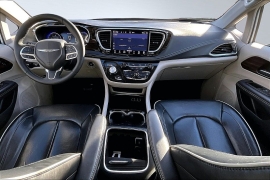 Used 2024  Chrysler Pacifica Limited FWD at The Gilstrap Family Dealerships near Easley&comma; SC