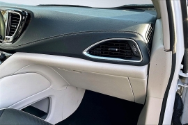 Used 2024  Chrysler Pacifica Limited FWD at The Gilstrap Family Dealerships near Easley&comma; SC