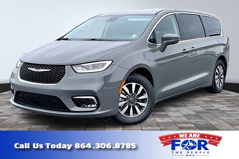 Used 2022  Chrysler Pacifica Hybrid Touring L FWD at The Gilstrap Family Dealerships near Easley&comma; SC