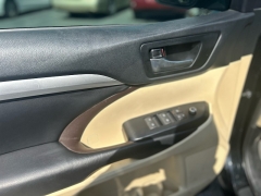 Used 2019 Toyota Highlander 4d SUV FWD XLE at One Stop Auto Sales near Macon, GA
