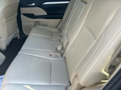 Used 2019 Toyota Highlander 4d SUV FWD XLE at One Stop Auto Sales near Macon, GA
