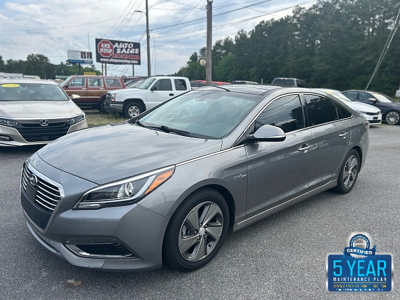 Used 2017  Hyundai Sonata Hybrid 4d Sedan Limited at One Stop Auto Sales near Macon, GA