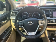 Used 2019 Toyota Highlander 4d SUV FWD XLE at One Stop Auto Sales near Macon, GA