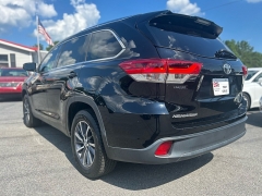 Used 2019 Toyota Highlander 4d SUV FWD XLE at One Stop Auto Sales near Macon, GA