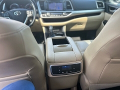 Used 2019 Toyota Highlander 4d SUV FWD XLE at One Stop Auto Sales near Macon, GA