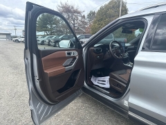 Used 2022  Ford Explorer King Ranch 4WD at North Country Auto near Presque Isle&comma; ME