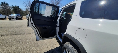Used 2023  GMC Acadia AWD 4dr SLT at North Country Auto near Presque Isle, ME