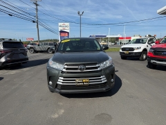 Used 2019  Toyota Highlander 4d SUV AWD XLE at North Country Auto near Presque Isle, ME