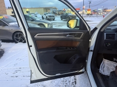 Used 2021  Volkswagen Atlas 2021&period;5 3&period;6L V6 SEL 4MOTION at North Country Auto near Presque Isle&comma; ME