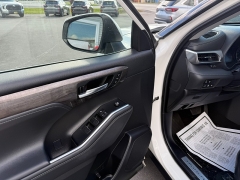 Used 2020  Toyota Highlander 4d SUV AWD Platinum at North Country Auto near Presque Isle, ME