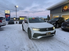 Used 2022  Volkswagen Tiguan 2&period;0T SE R-Line Black 4MOTION at North Country Auto near Presque Isle&comma; ME