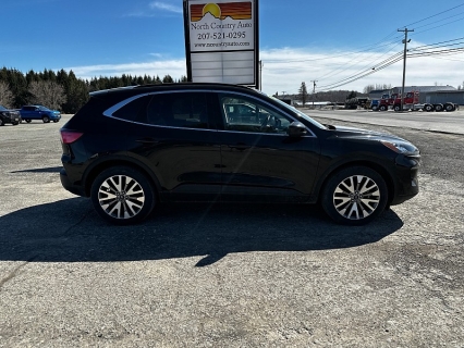 2021 Ford Escape Titanium's photo