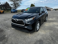 Used 2023 Toyota Highlander XLE AWD at North Country Auto near Presque Isle, ME