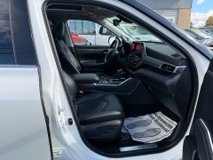 Used 2020  Toyota Highlander 4d SUV AWD Platinum at North Country Auto near Presque Isle, ME