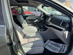 Used 2019  Toyota Highlander 4d SUV AWD XLE at North Country Auto near Presque Isle, ME
