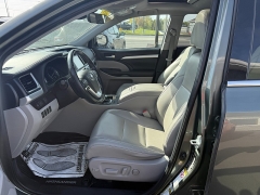 Used 2019  Toyota Highlander 4d SUV AWD XLE at North Country Auto near Presque Isle, ME