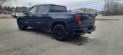 Used 2021  GMC Sierra 1500 4WD Crew Cab 147" Elevation w&sol;3SB at North Country Auto near Presque Isle&comma; ME