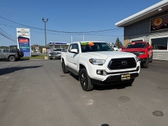 Used 2022  Toyota Tacoma 4WD SR5 Double Cab 5ft Bed V6 AT at North Country Auto near Presque Isle, ME