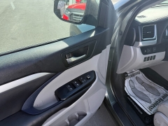 Used 2019  Toyota Highlander 4d SUV AWD XLE at North Country Auto near Presque Isle, ME