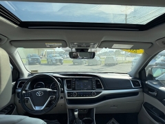 Used 2019  Toyota Highlander 4d SUV AWD XLE at North Country Auto near Presque Isle, ME